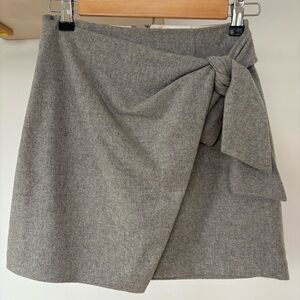 Aritzia Wilfred “Dorine” Wool Skirt in Light Gray